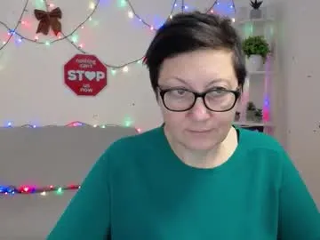 emilyl0vee's Thumb Image