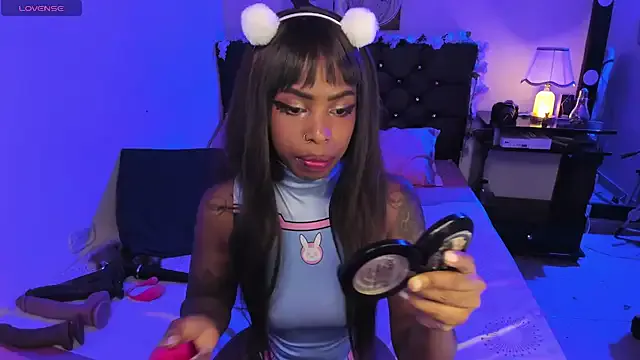 kary_bunny3's Thumb Image